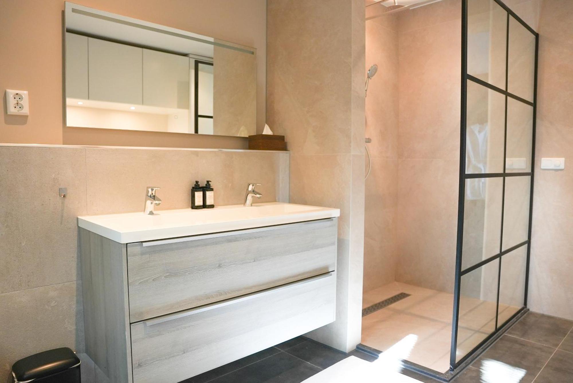 The Lodge Bed & Wellness Oisterwijk Sauna, Jacuzzi, Luxury Moergestel Exterior photo