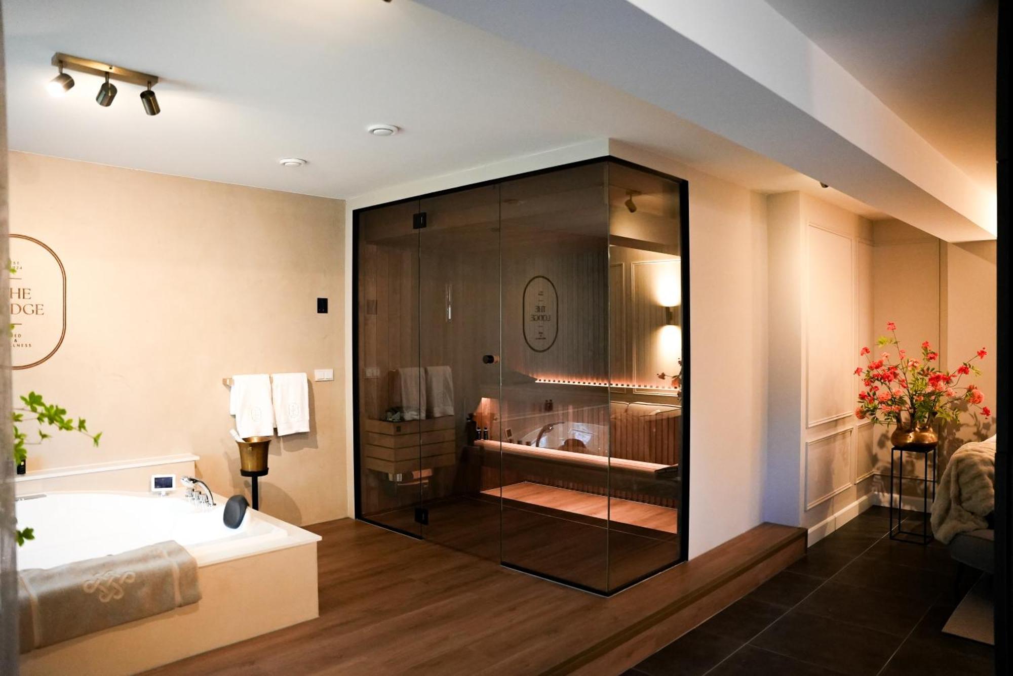 The Lodge Bed & Wellness Oisterwijk Sauna, Jacuzzi, Luxury Moergestel Exterior photo