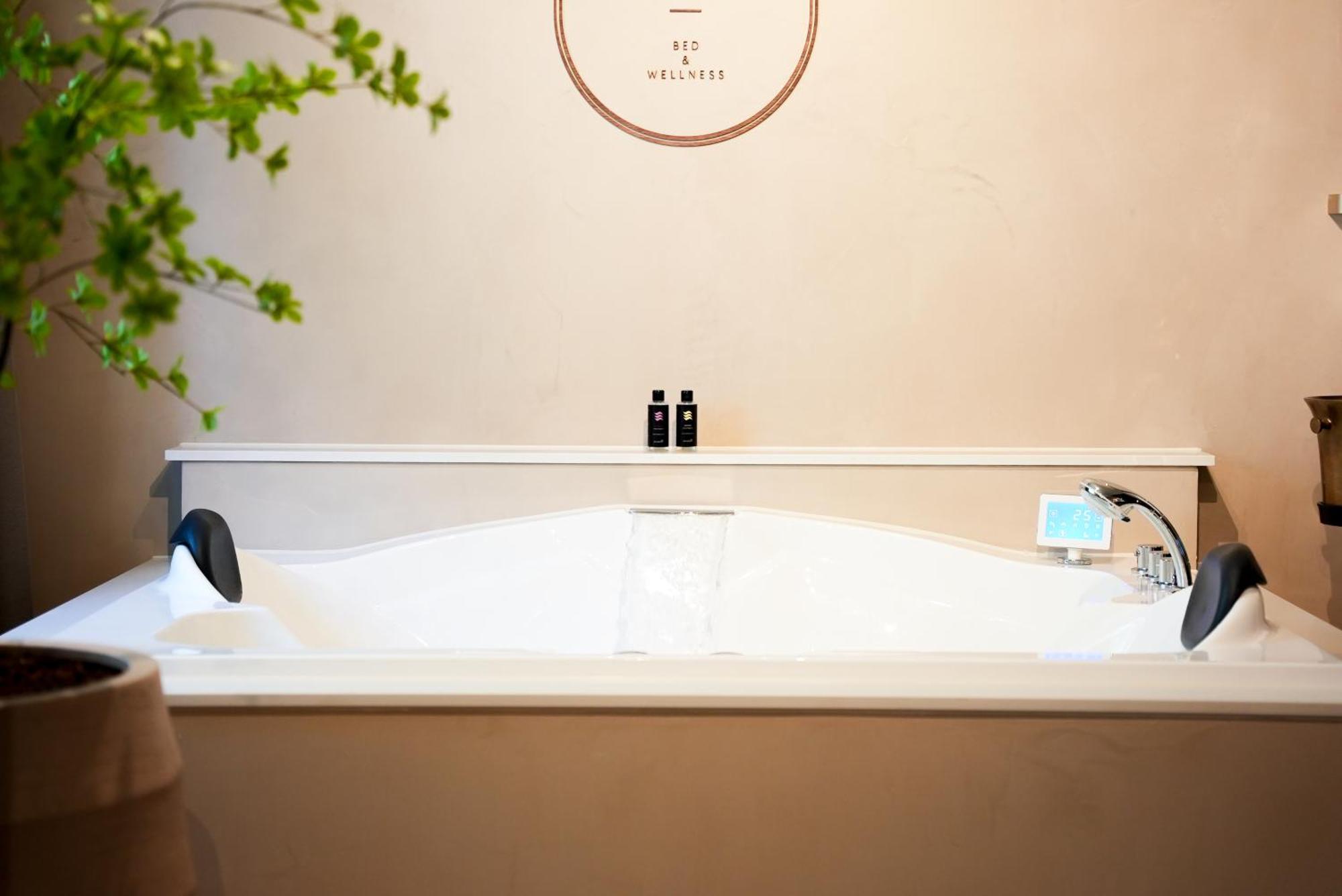 The Lodge Bed & Wellness Oisterwijk Sauna, Jacuzzi, Luxury Moergestel Exterior photo